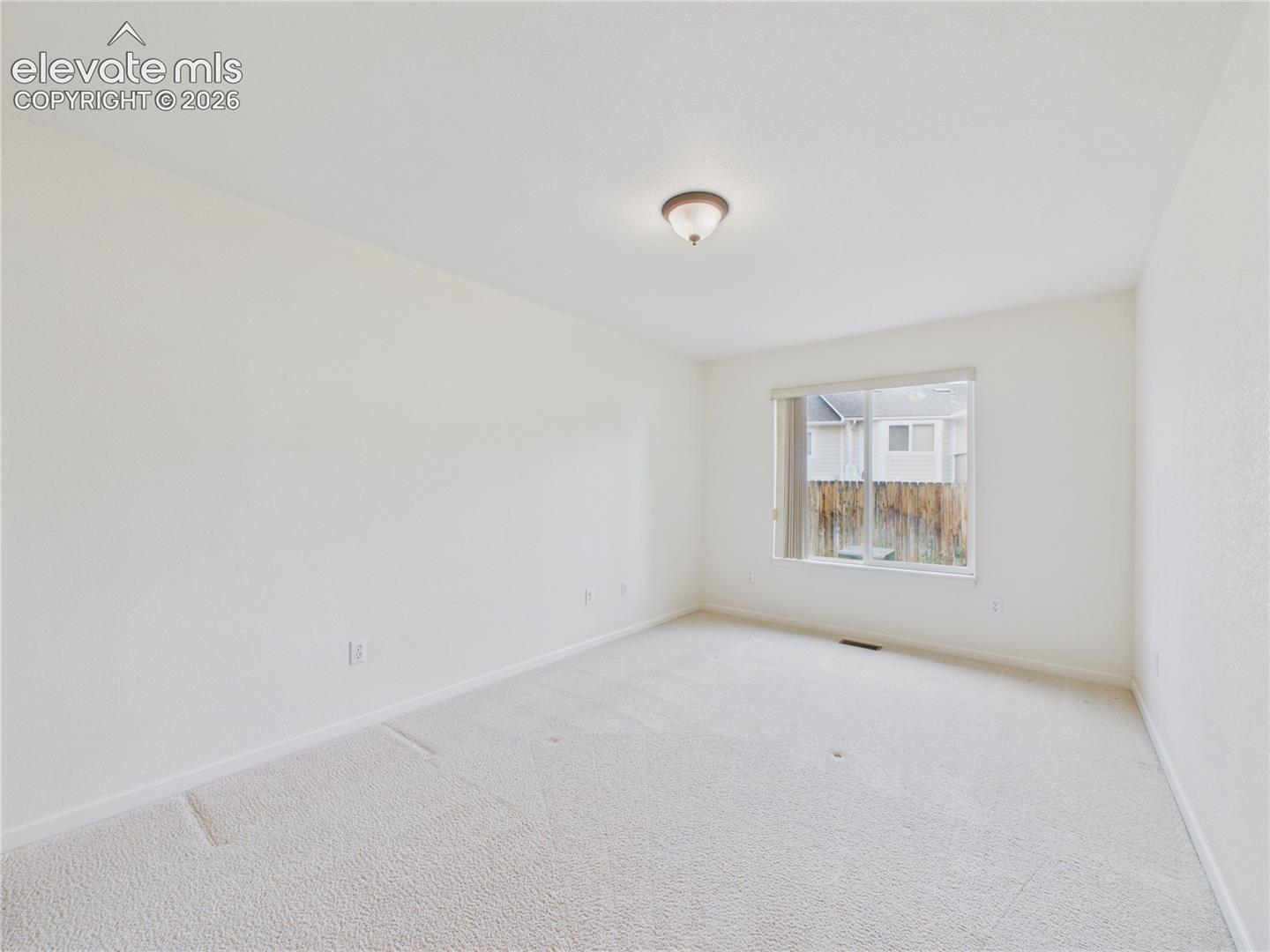 Listing photo 17 for 2025 Kingsroyal Boulevard F
