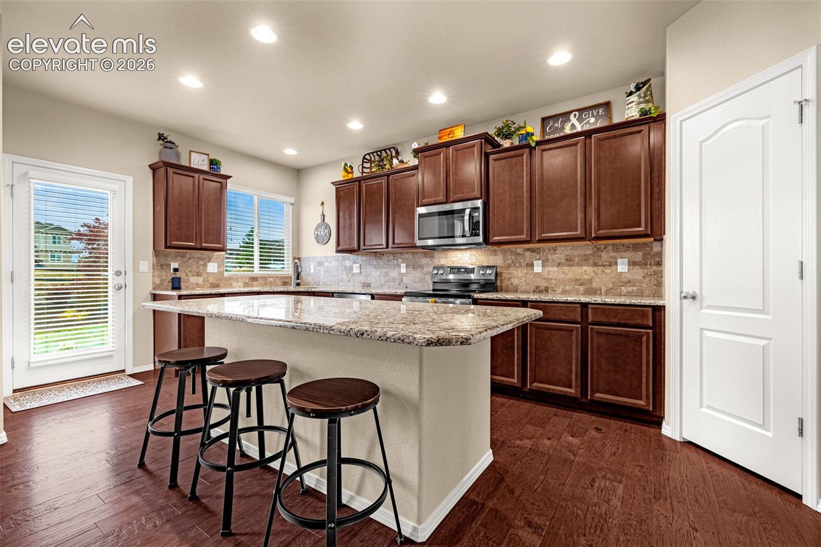 Listing photo 10 for 10638 Mt Emerald Drive