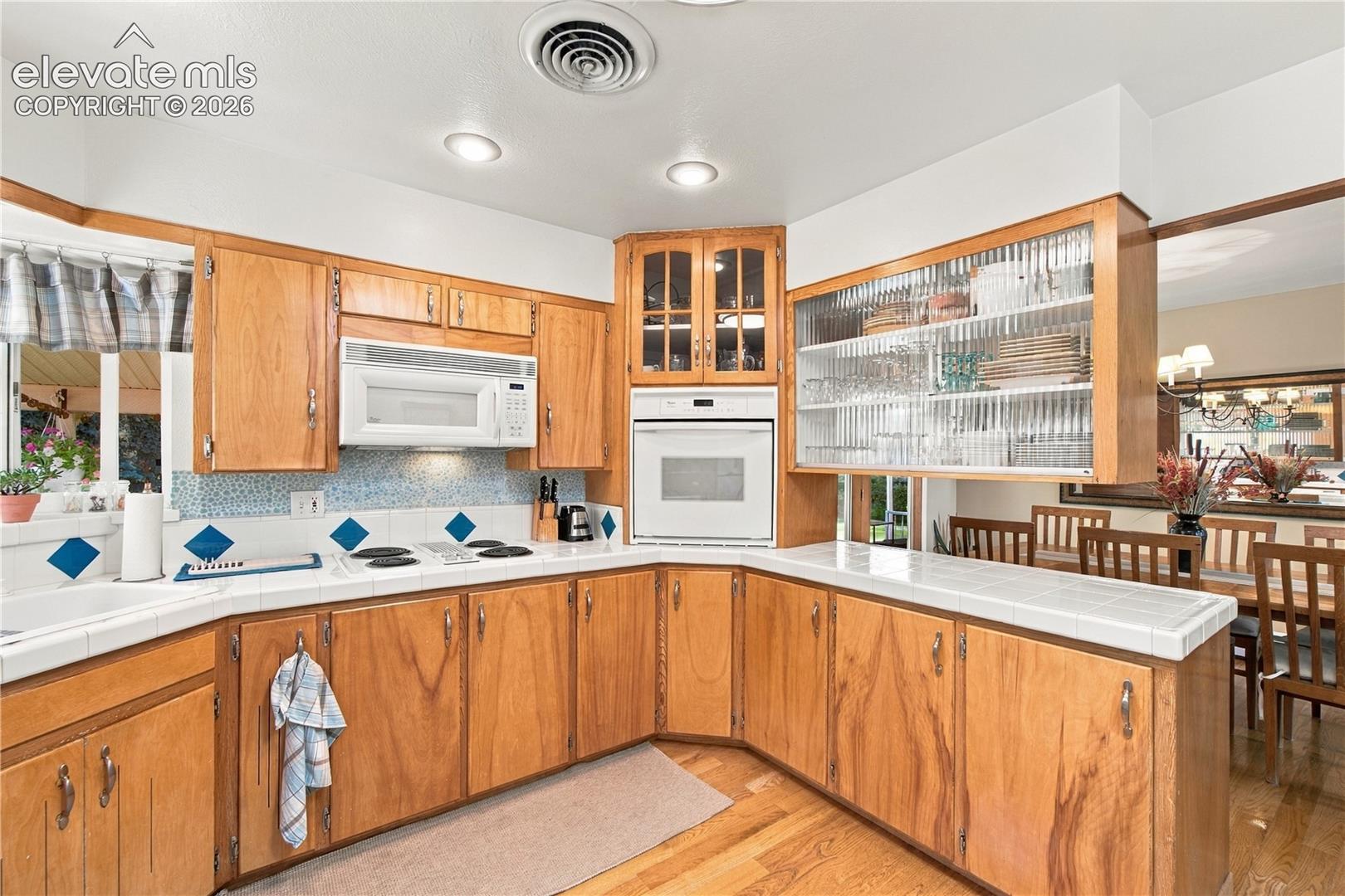 Listing photo 9 for 82 Amherst Avenue
