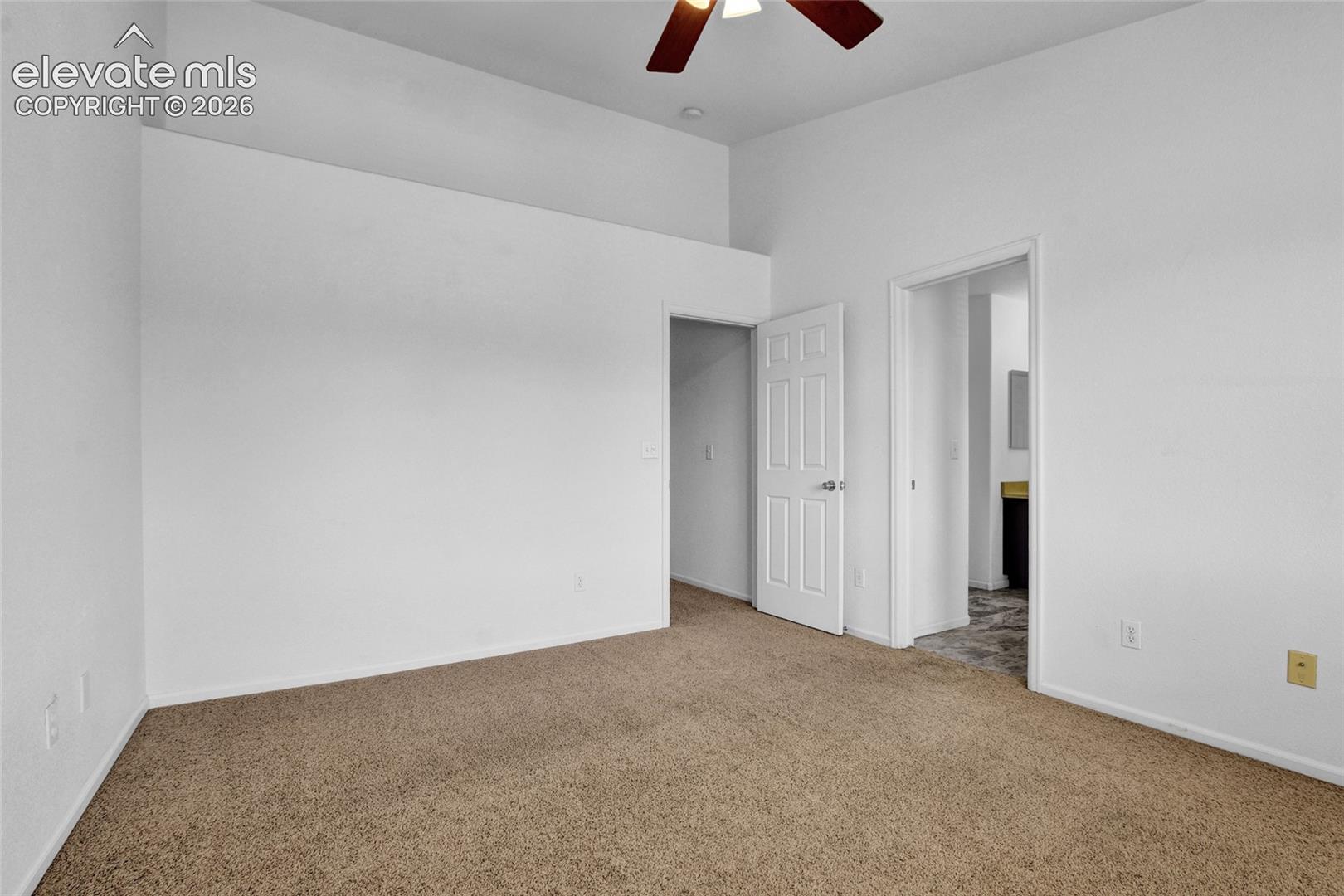 Listing photo 10 for 7554 Sandy Springs Point