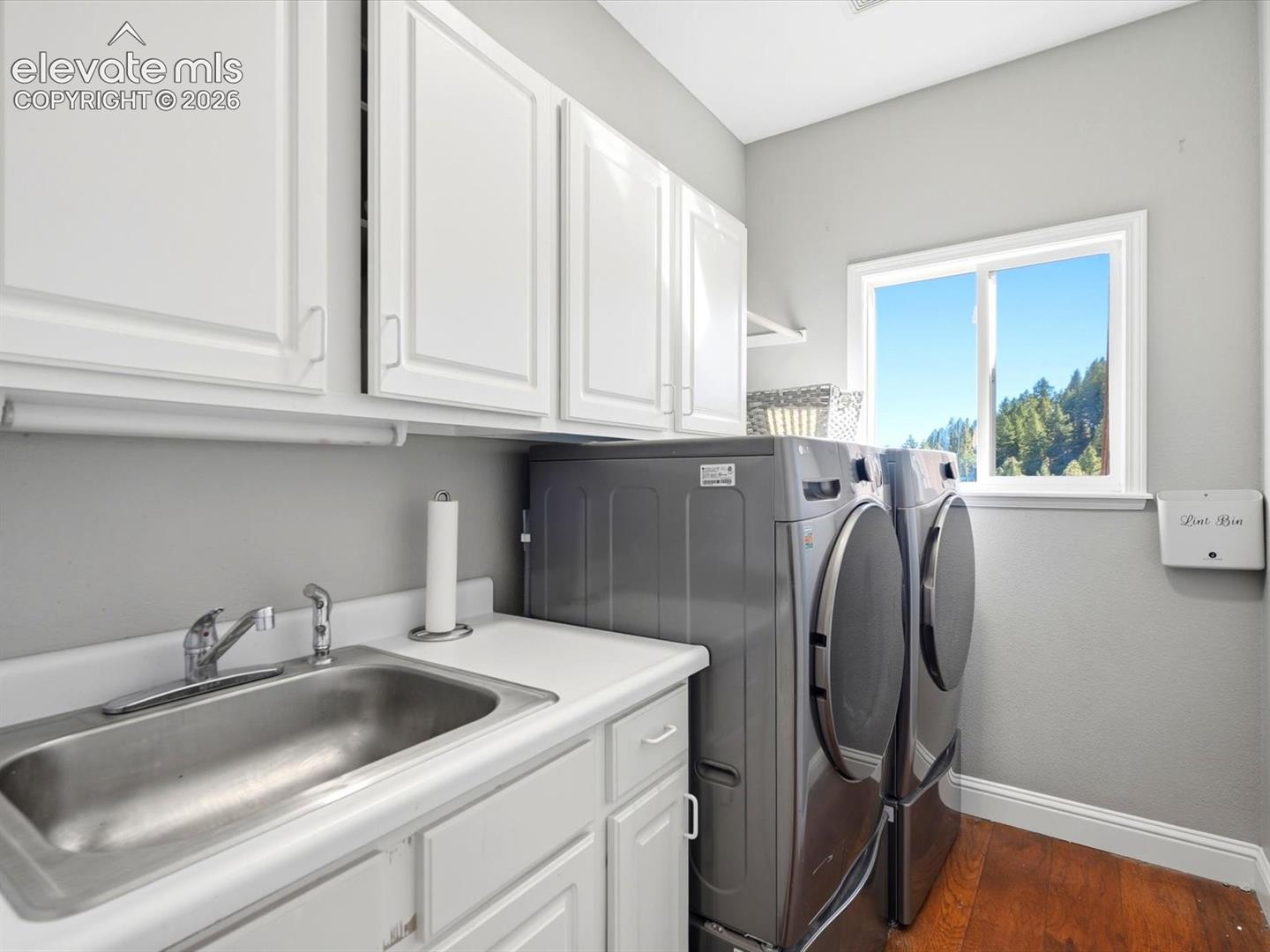 Listing photo 23 for 13084 Deer Ridge Way