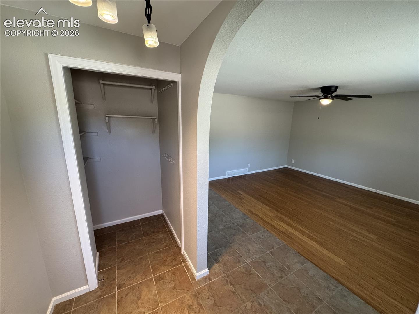Listing photo 8 for 670 Calle Entrada NA