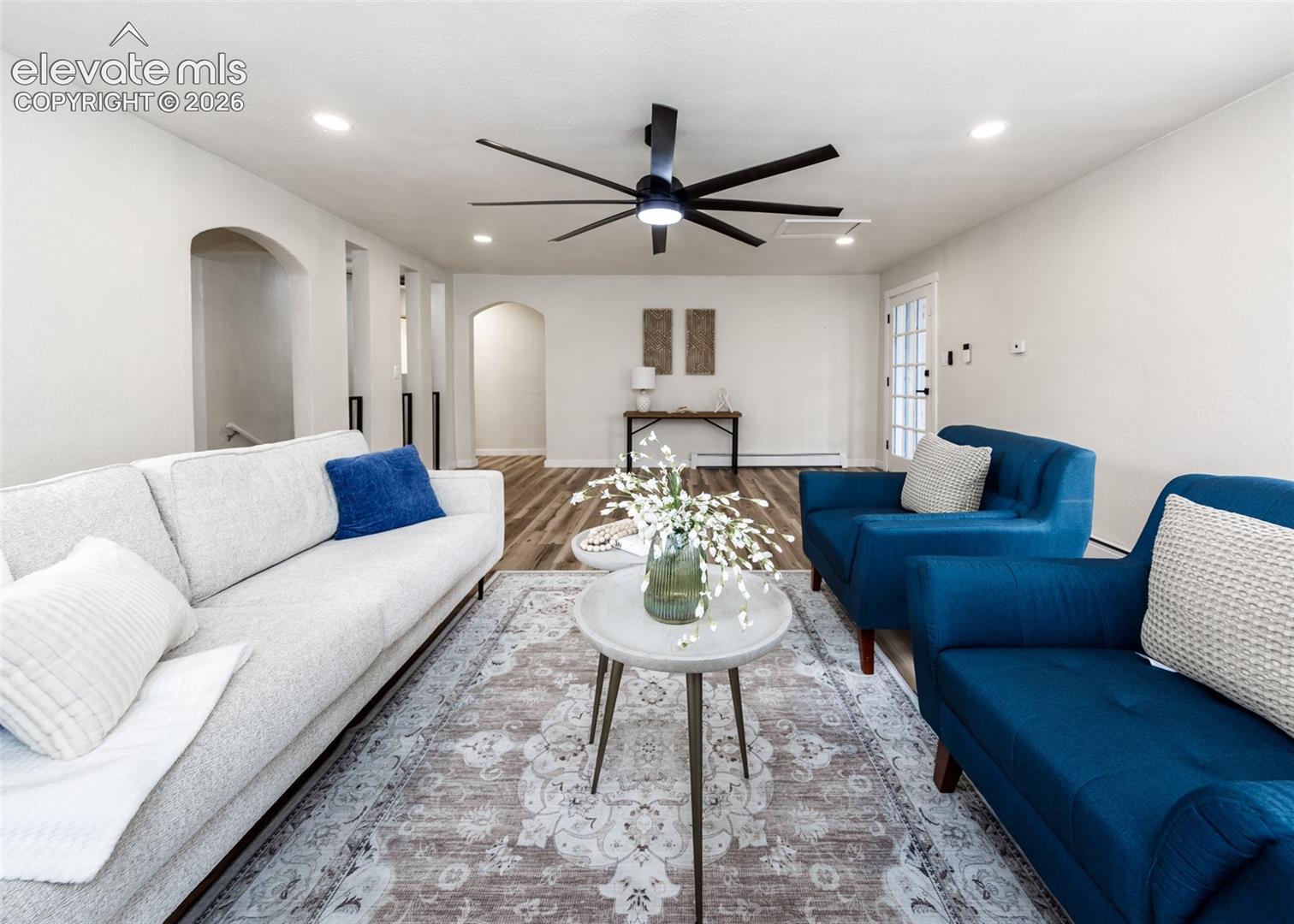 Listing photo 13 for 1306 W Abriendo Avenue