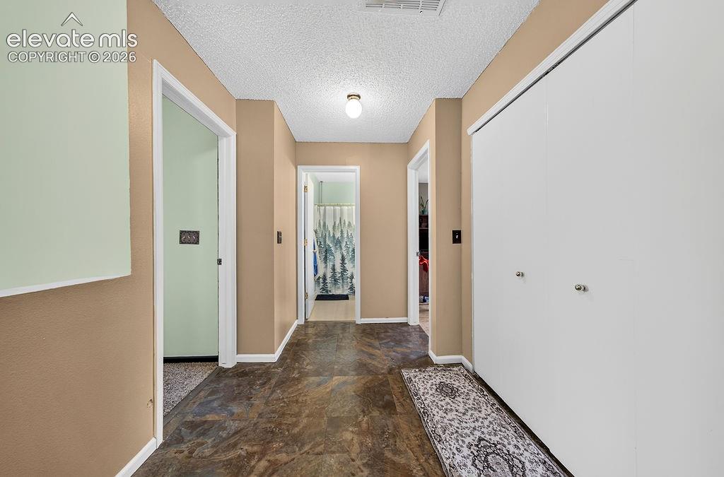 Listing photo 23 for 818 Hayloft Lane