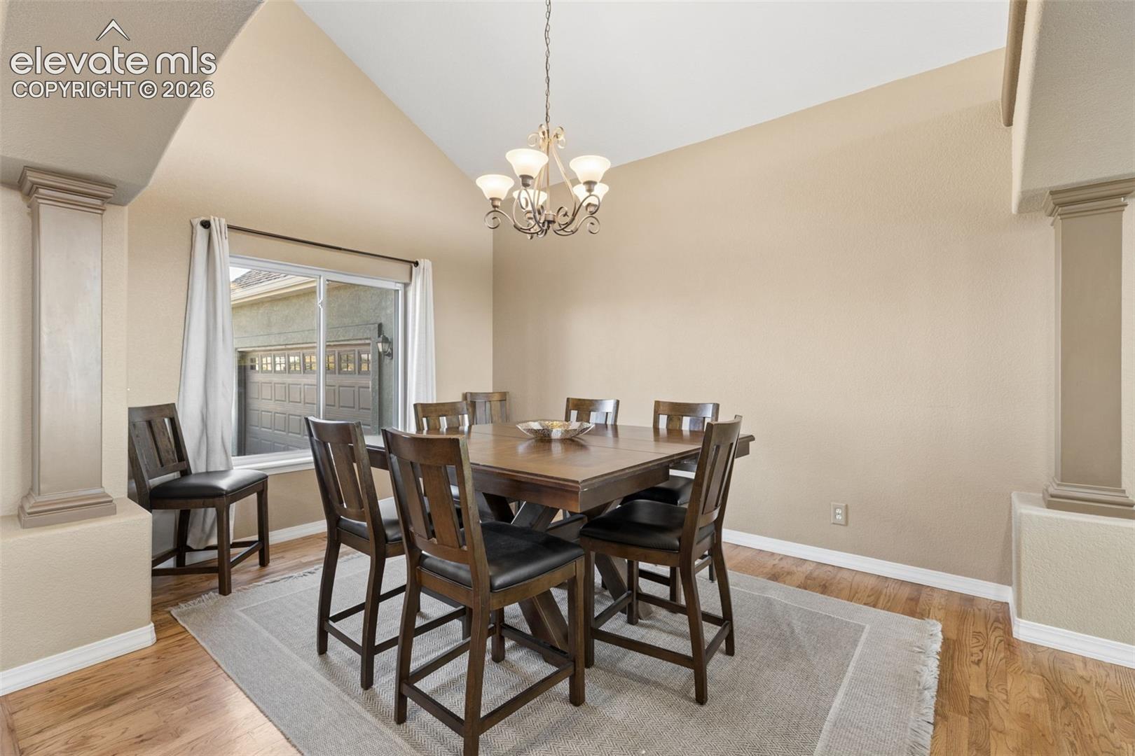 Listing photo 7 for 1055 Bayfield Drive