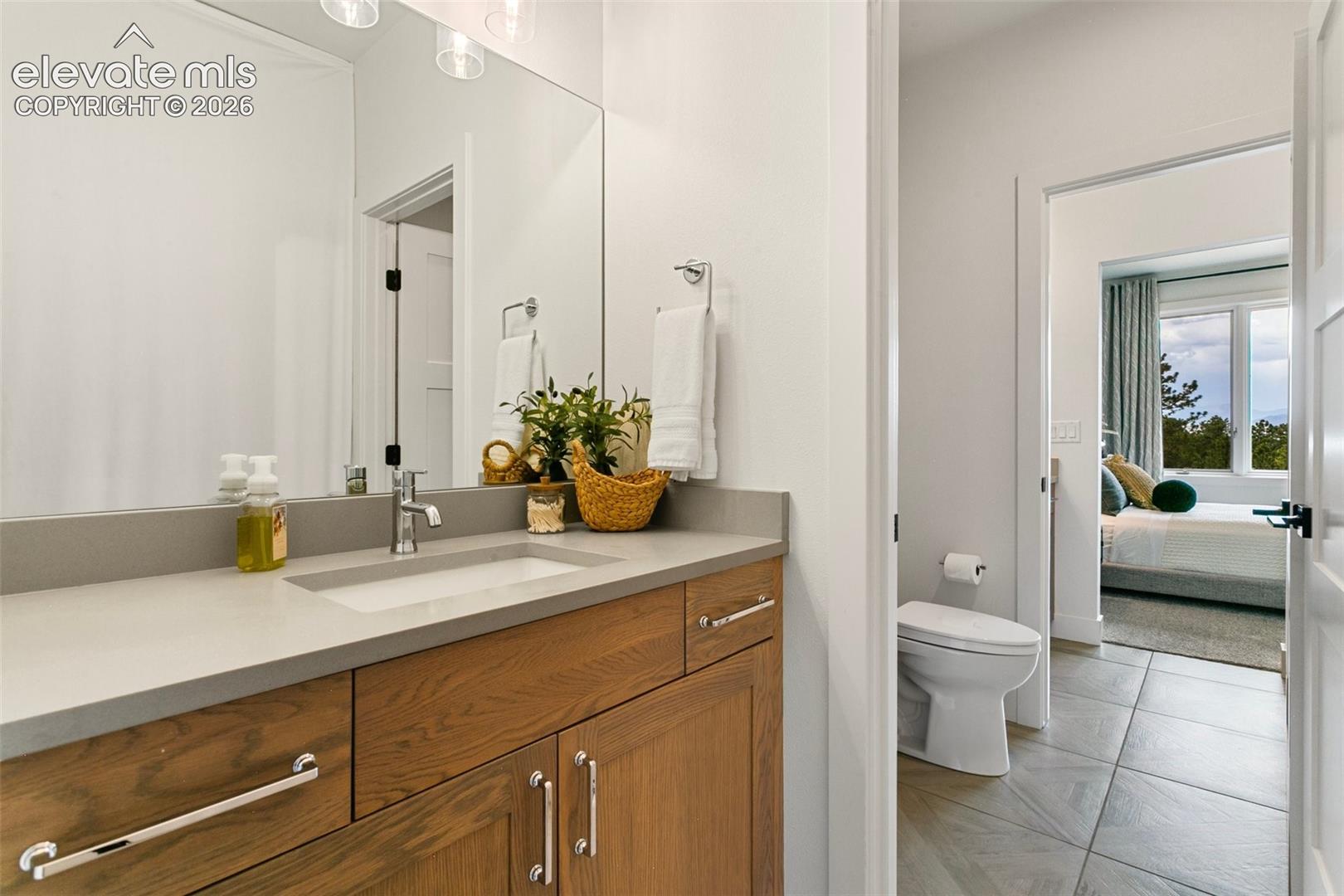 Listing photo 30 for 17270 Colonial Park Drive