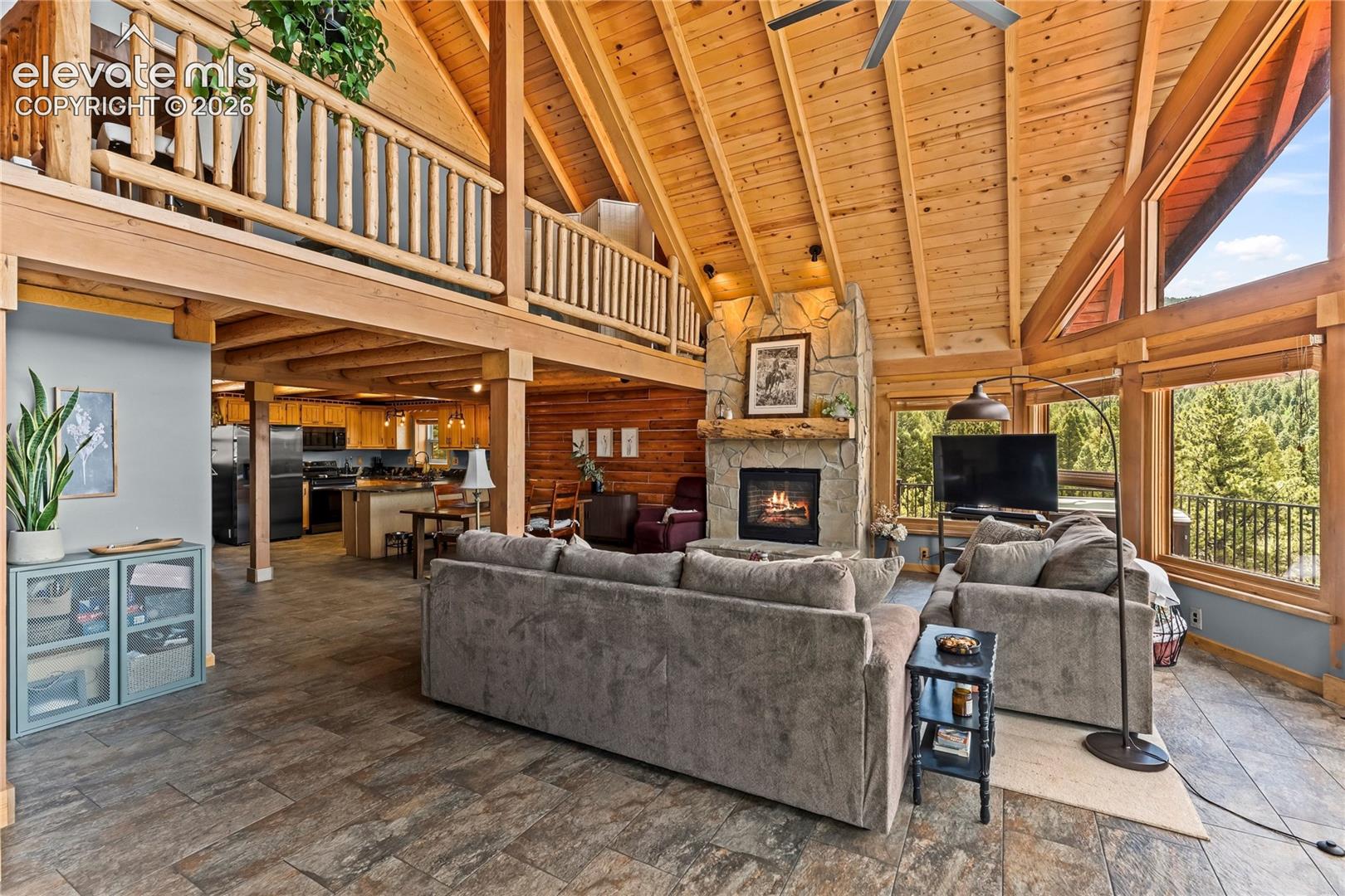 Listing photo 10 for 102 Douglas Fir Lane