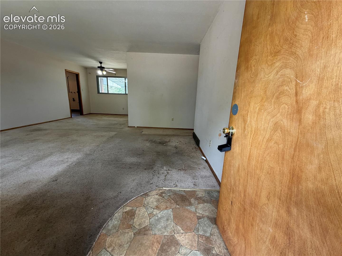 Listing photo 3 for 2239 Drakestone Drive