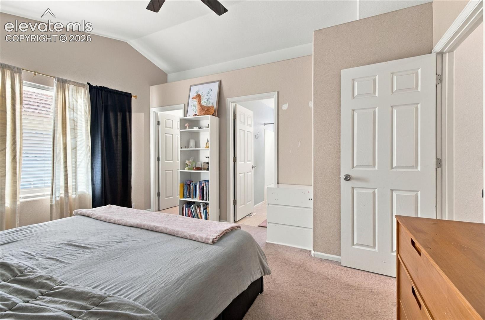 Listing photo 13 for 8451 Shadow Run Lane