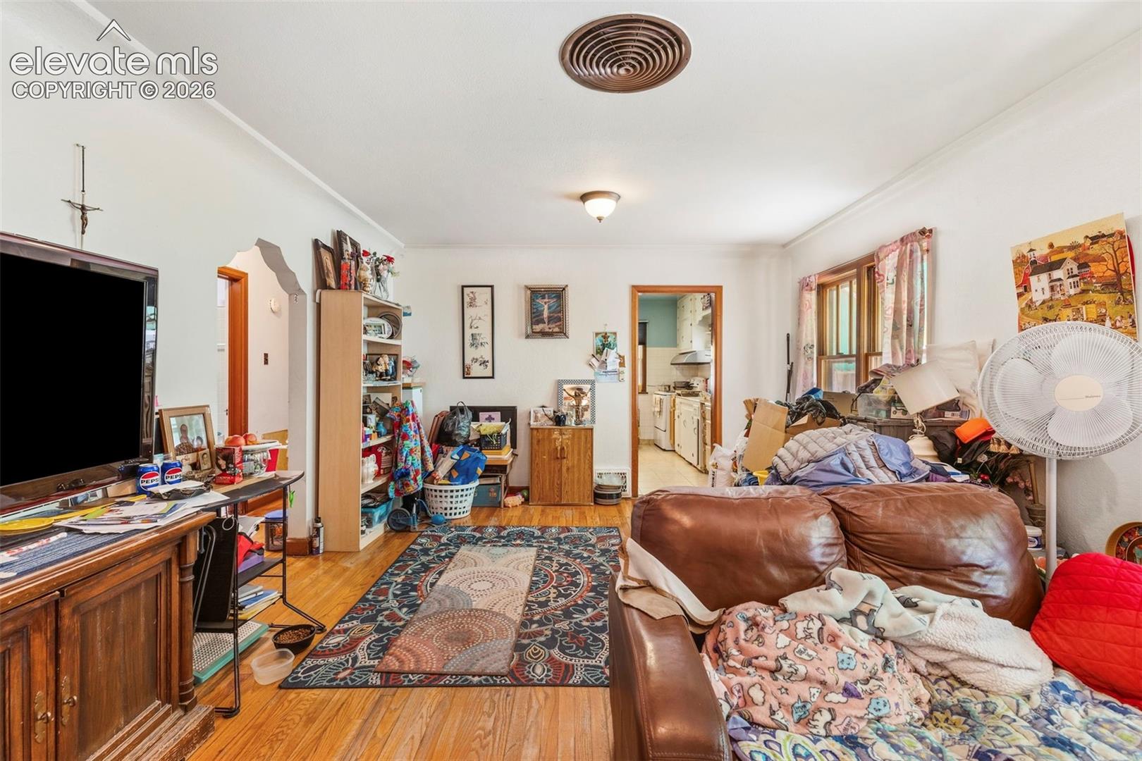 Listing photo 4 for 1128 E Routt Avenue