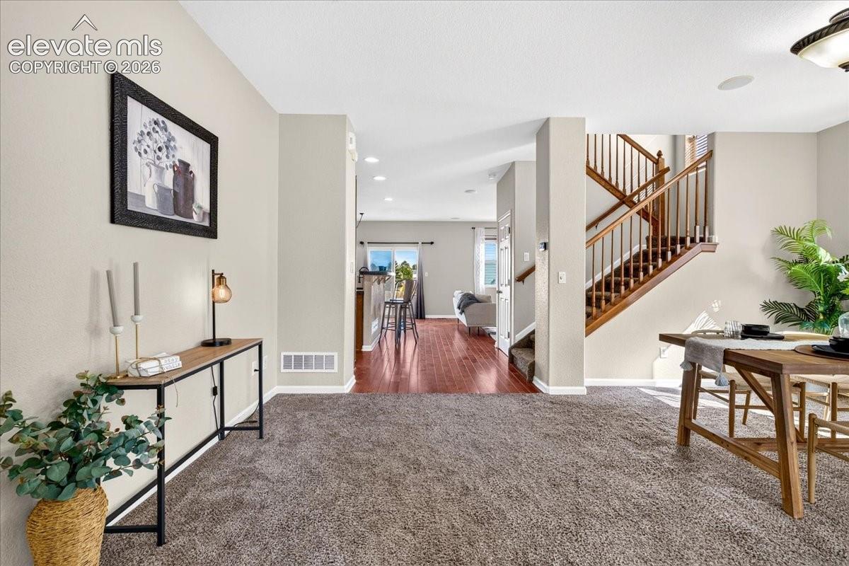 Listing photo 6 for 2409 Capital Drive