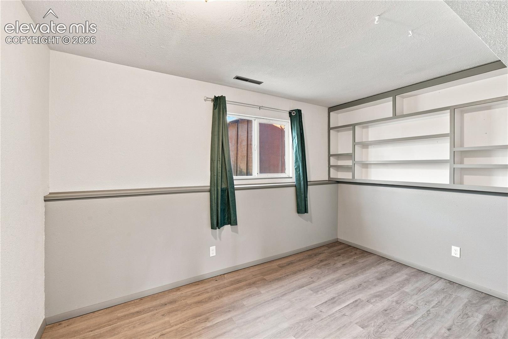Listing photo 23 for 540 Starlite Drive