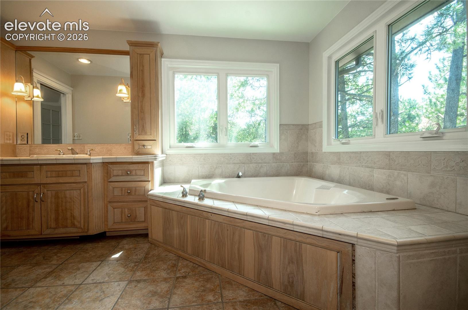 Listing photo 28 for 17360 E Caribou Drive