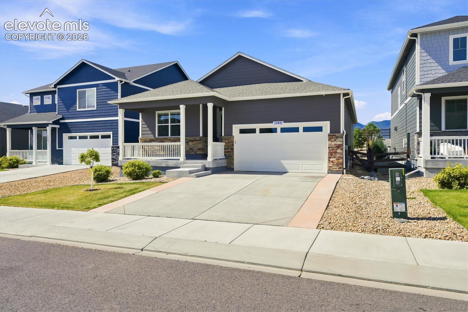 Listing photo 2 for 15937 Little Bluestem Road