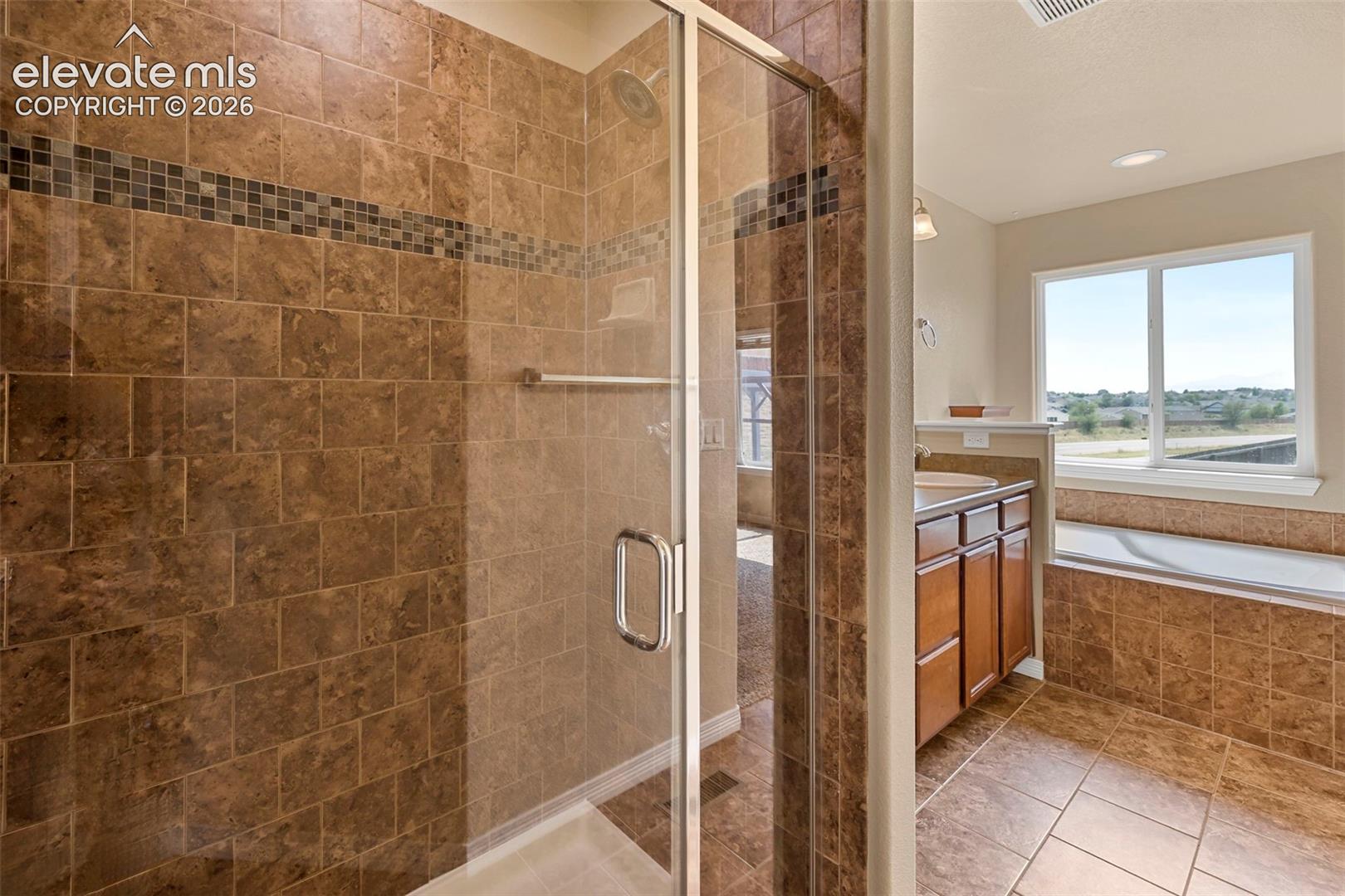 Listing photo 19 for 7794 Landover Lane