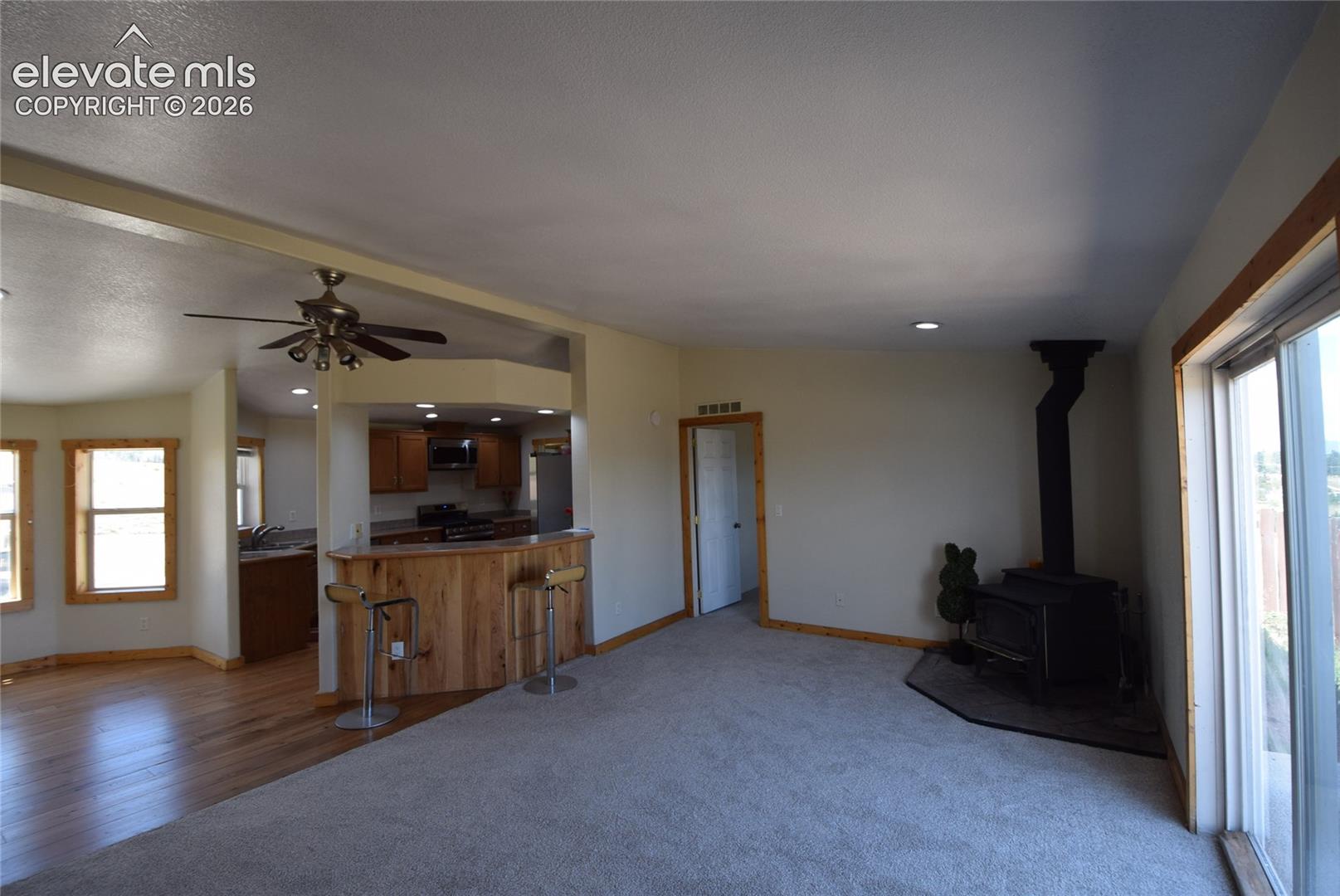 Listing photo 12 for 877 Maid Marian Drive