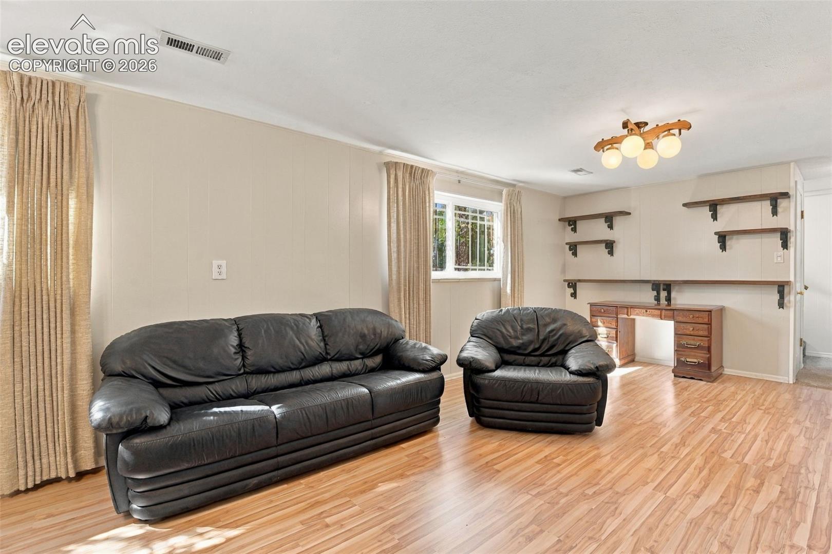 Listing photo 31 for 319 Fairfax Street