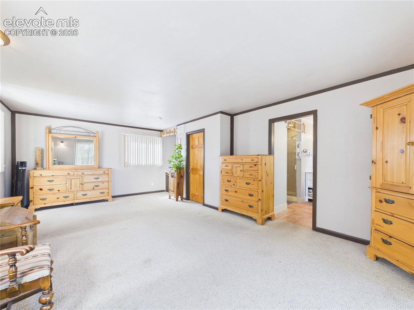 Listing photo 18 for 2910 8th Avenue