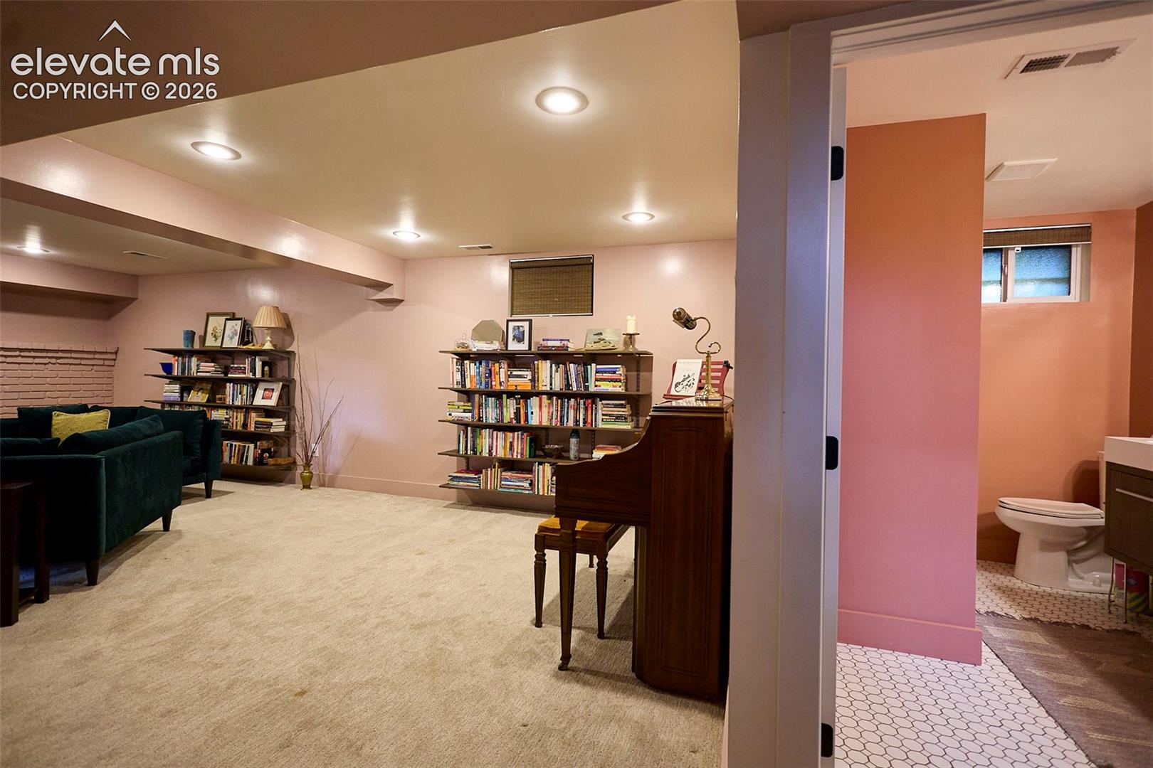Listing photo 25 for 6827 Rosewood Drive