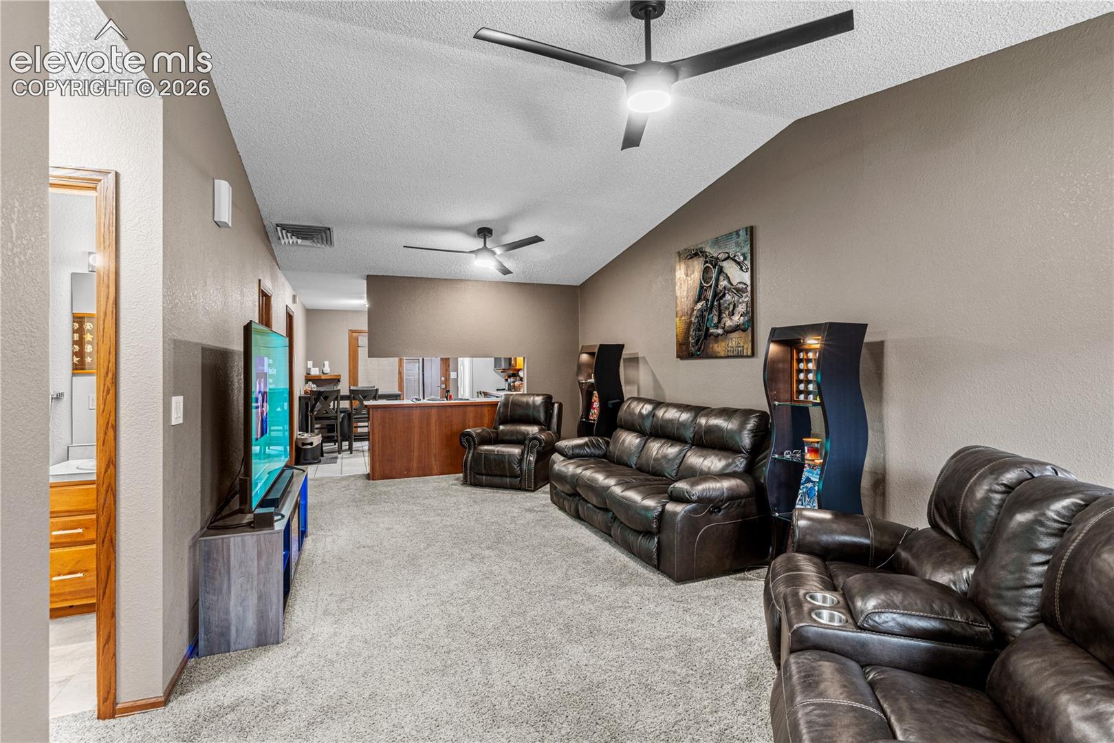 Listing photo 6 for 2106 Chautard Drive B