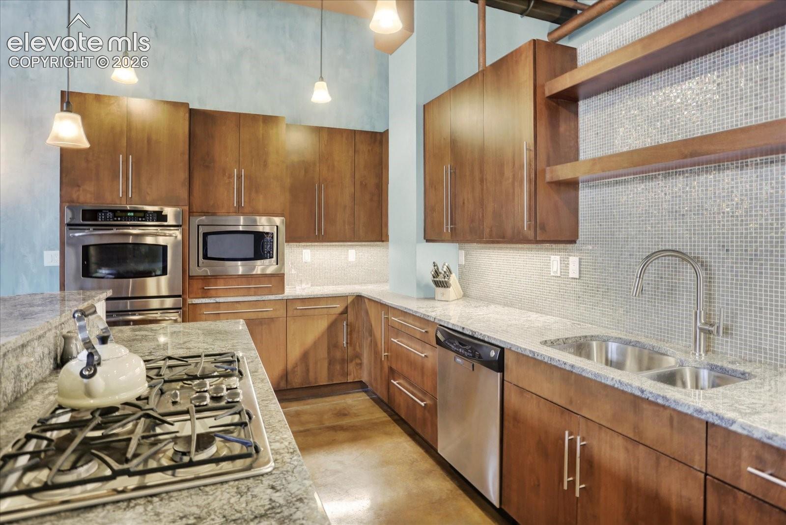 Listing photo 14 for 101 N Tejon Street 460