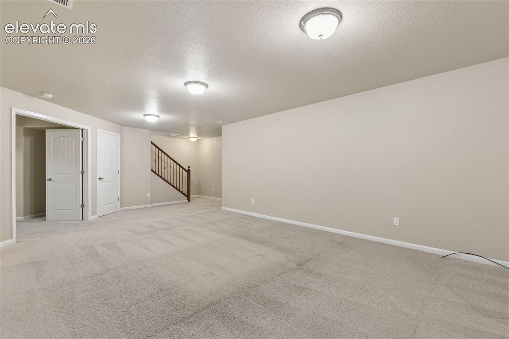 Listing photo 23 for 8042 Potentilla Grove