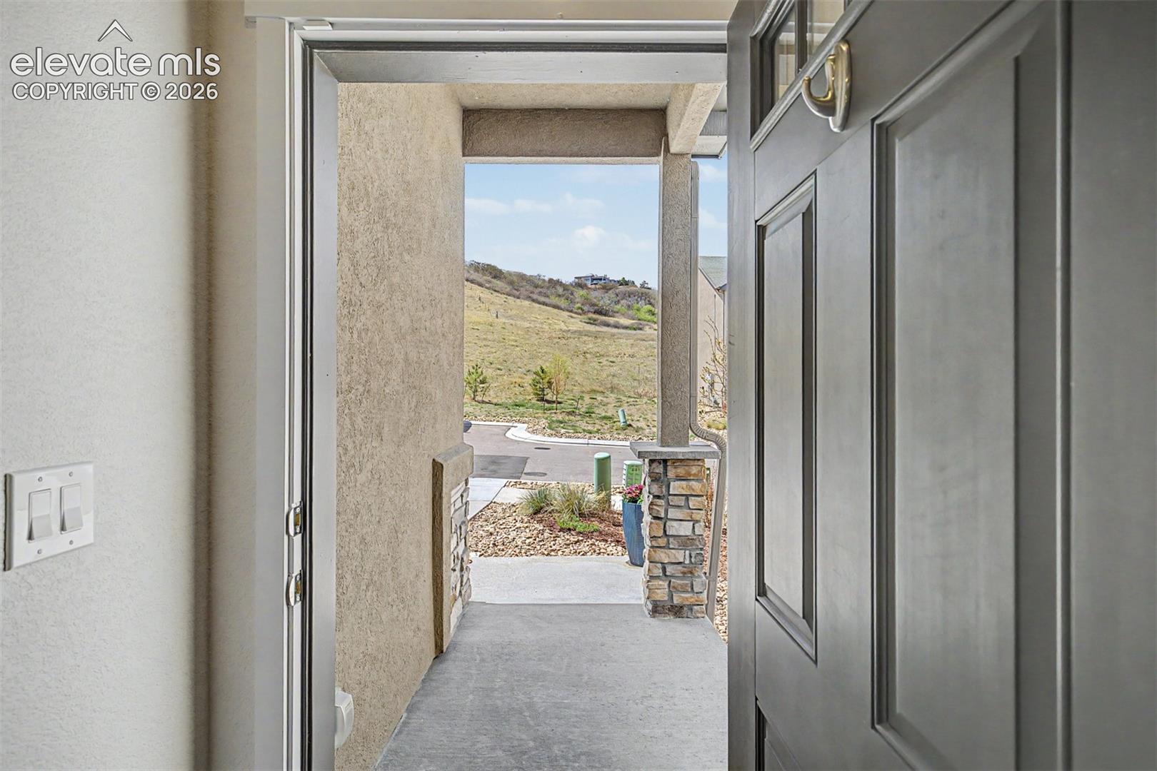 Listing photo 3 for 5675 Villa Lorenzo Drive