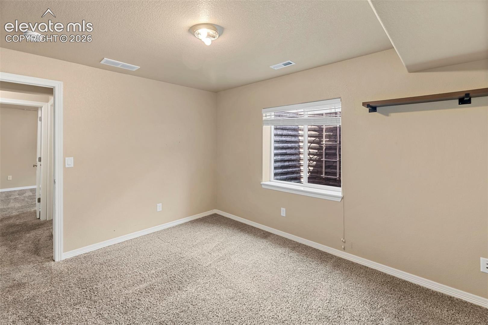 Listing photo 33 for 7794 Landover Lane