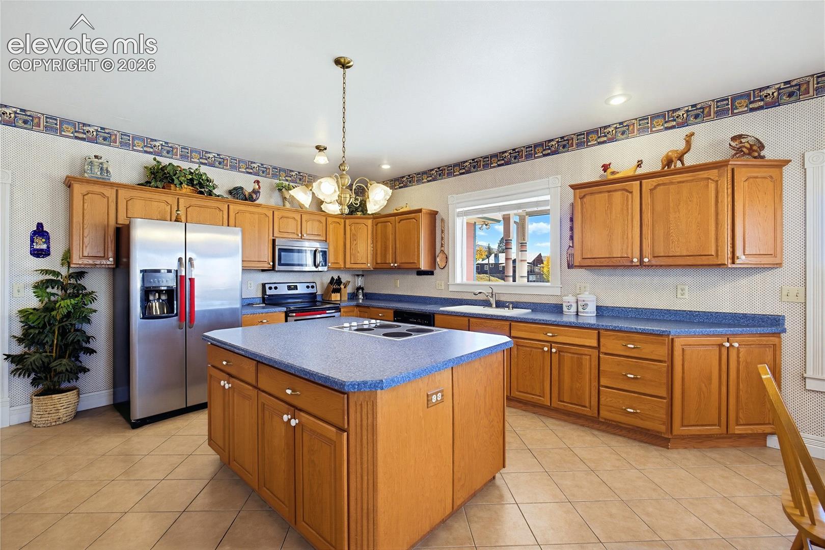 Listing photo 13 for 222 E Placer Street