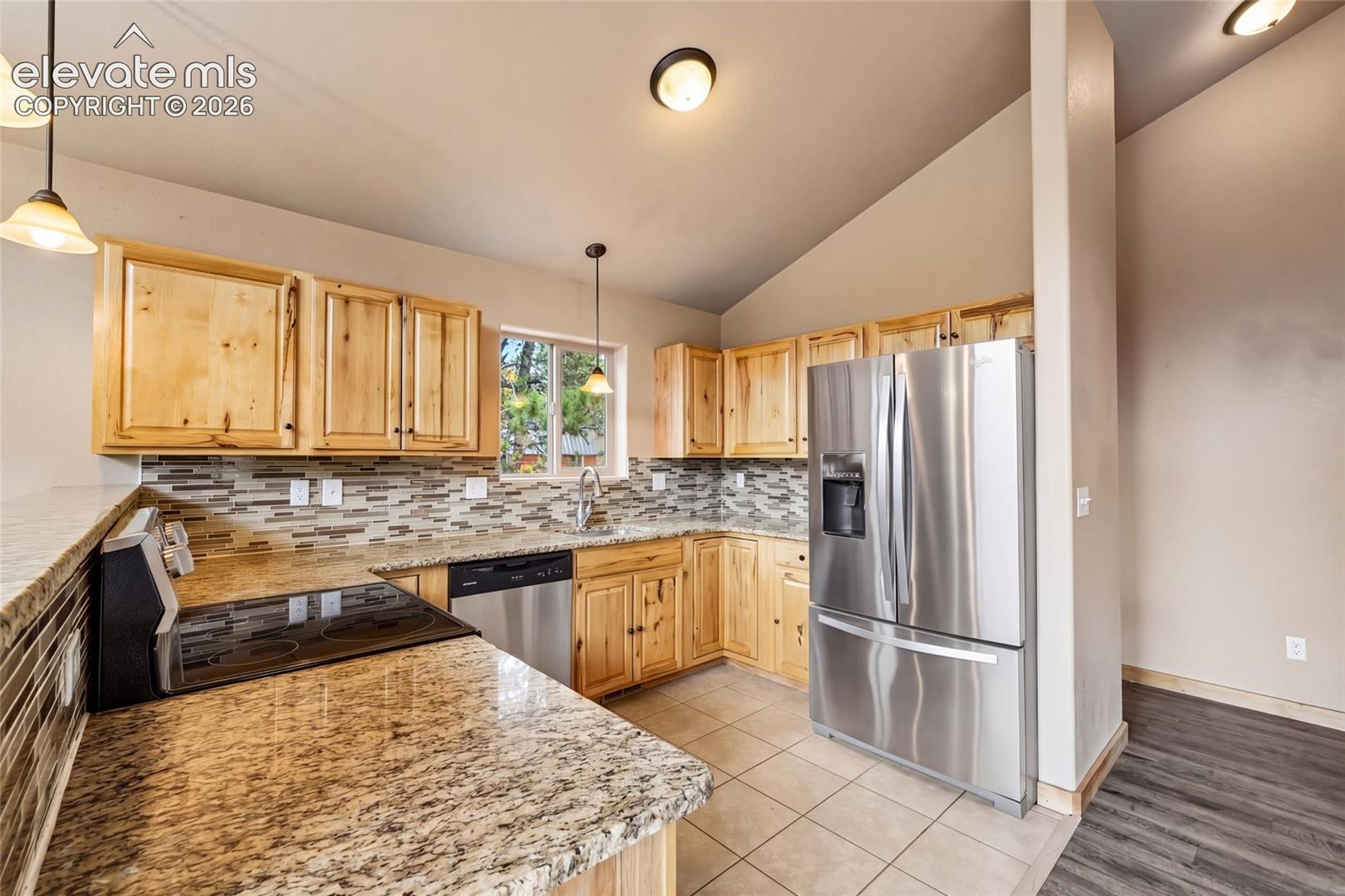 Listing photo 2 for 1920 Pikes Peak Drive