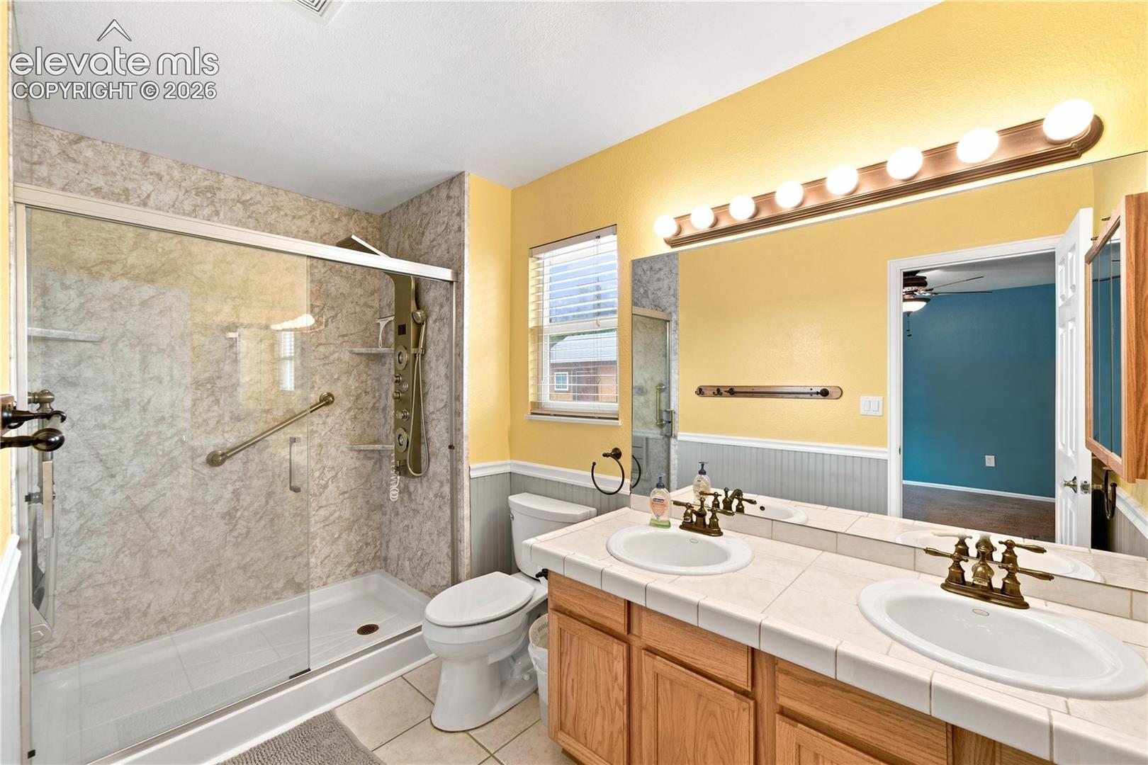 Listing photo 16 for 635 E Inca Court