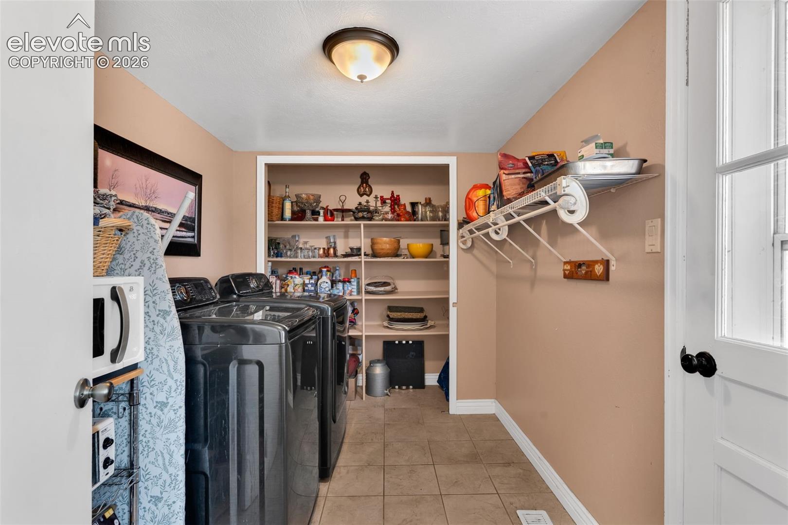 Listing photo 19 for 1004 Ridgeview Place