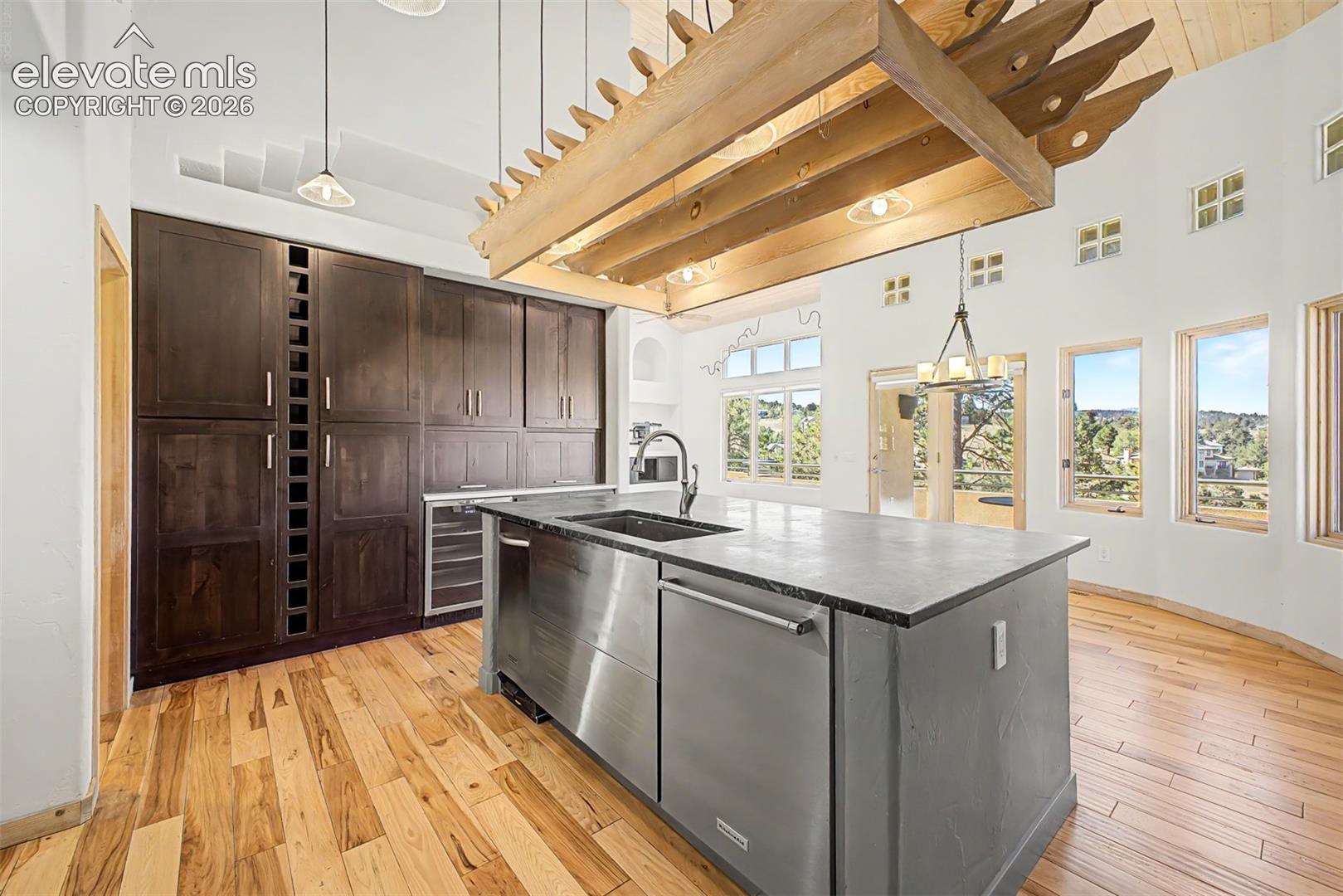 Listing photo 18 for 935 Castle Ridge Road