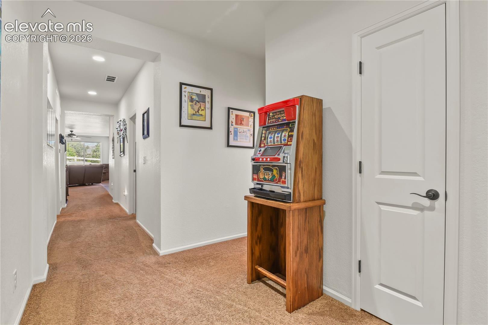 Listing photo 4 for 3921 John Court