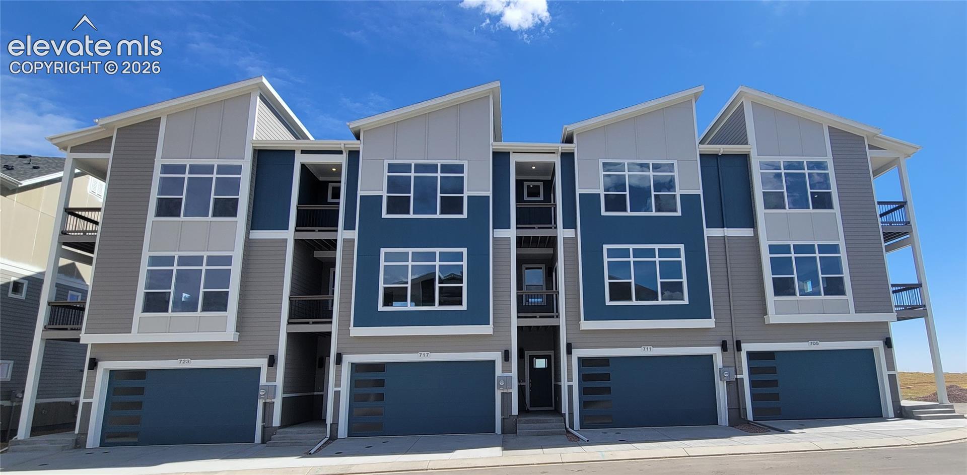 723 Belleza View