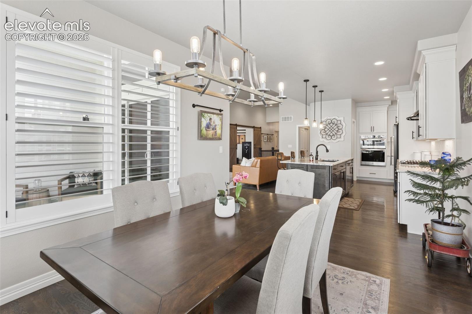 Listing photo 8 for 4564 Captain Jack Lane
