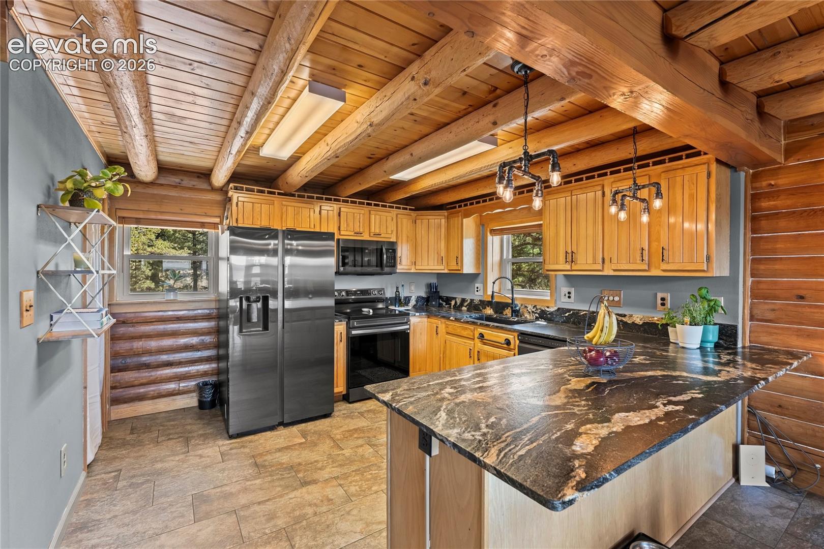 Listing photo 6 for 102 Douglas Fir Lane