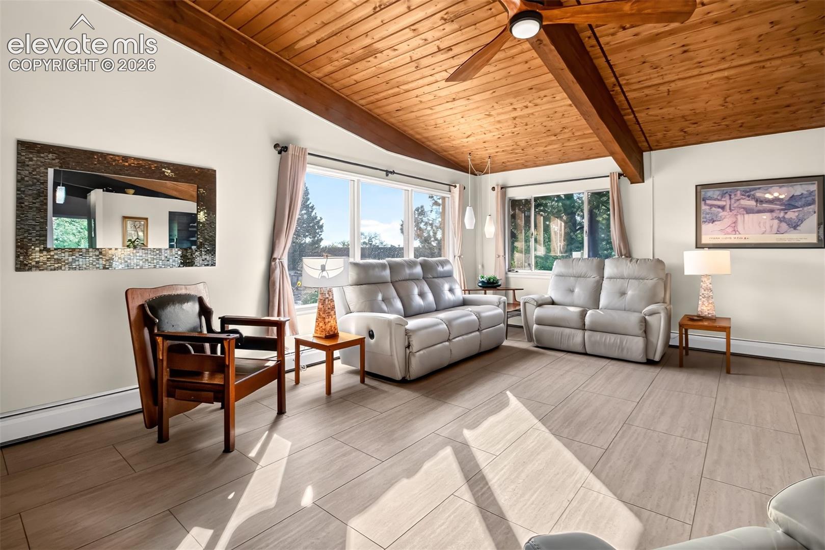 Listing photo 8 for 1224 E High Point Lane