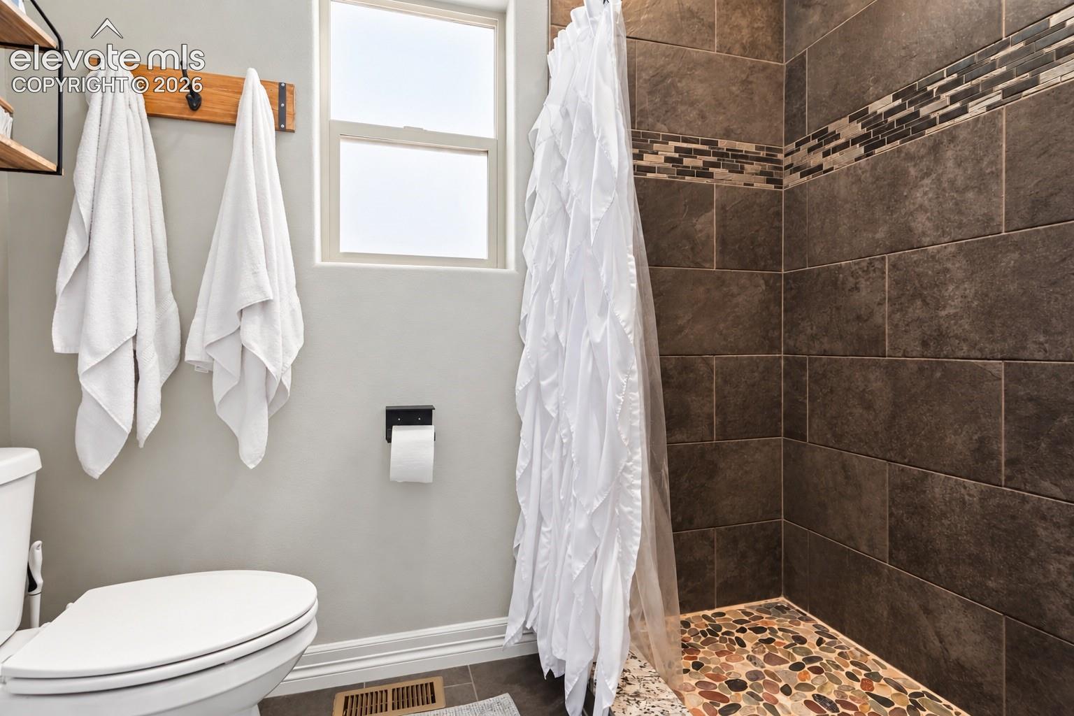 Listing photo 24 for 7206 Van Wyhe Court