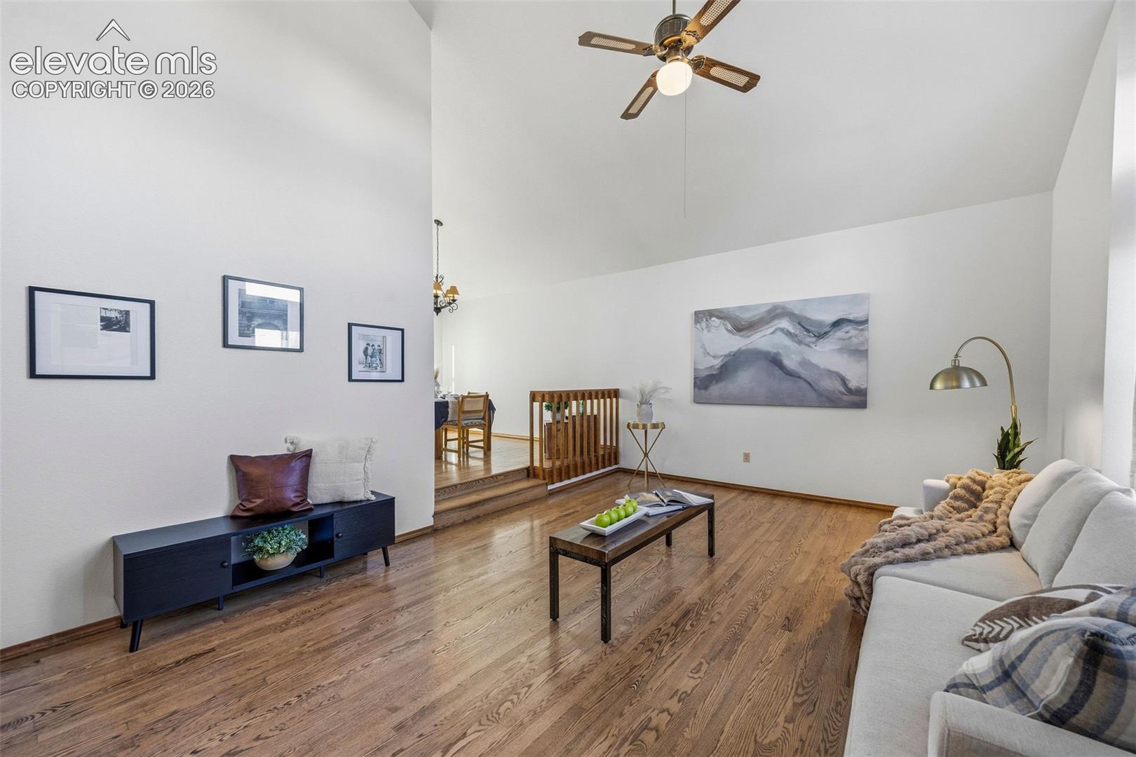 Listing photo 6 for 6120 Moorfield Avenue