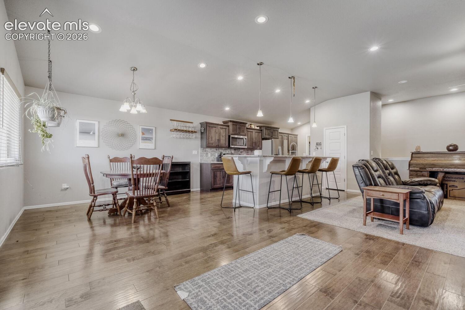 Listing photo 4 for 555 N Verbena Drive