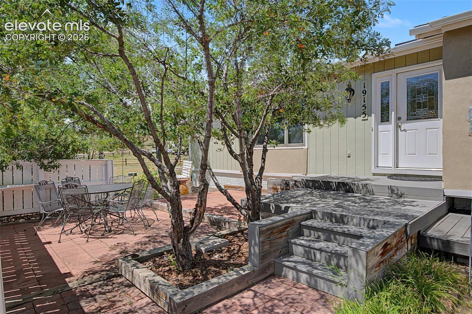 Listing photo 14 for 19155 Spring Valley Road