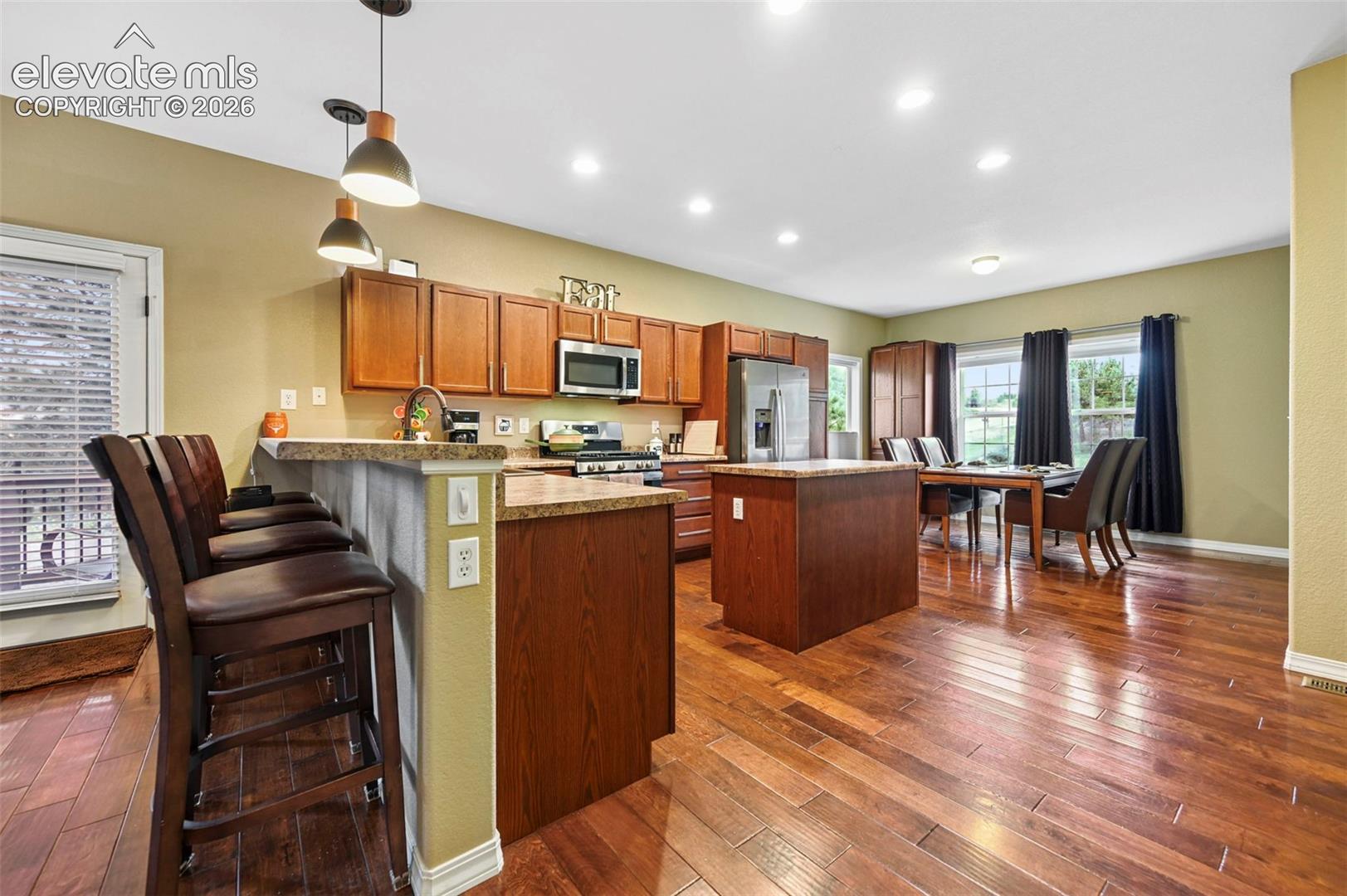 Listing photo 5 for 1702 Painter Drive