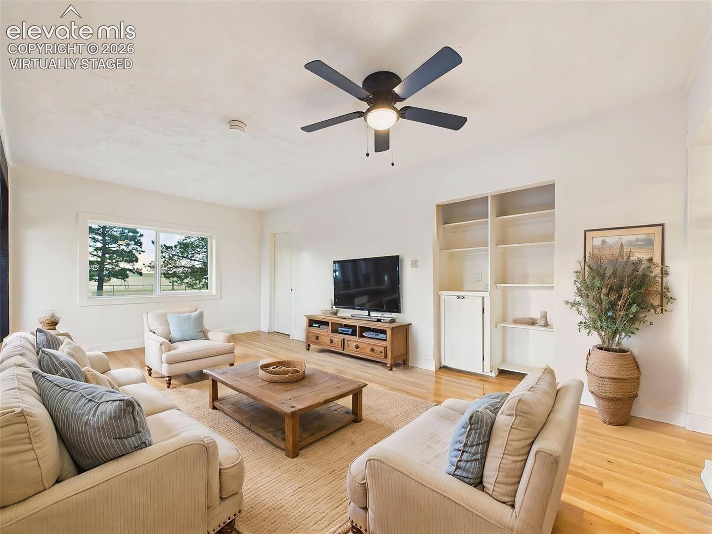Listing photo 15 for 23015 Murphy Road