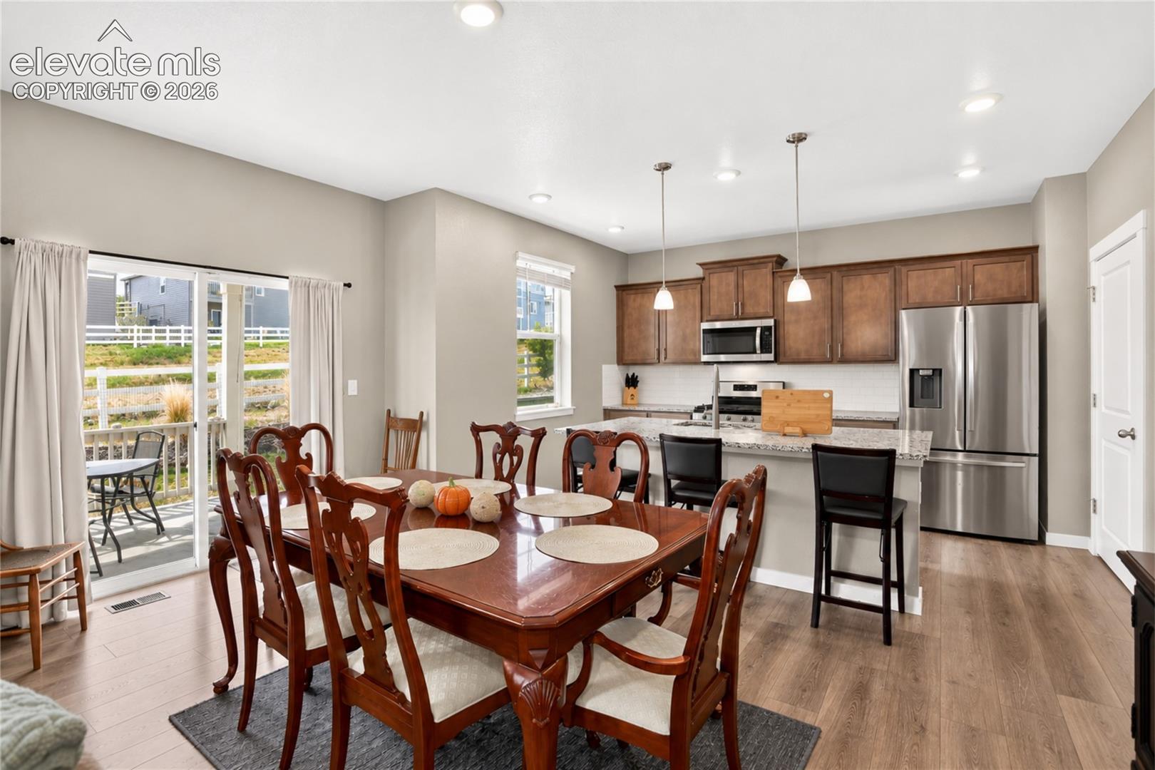 Listing photo 5 for 2051 Rosette Lane
