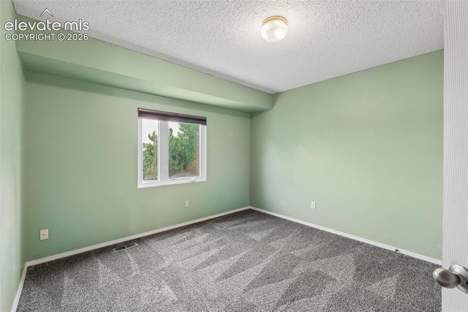Listing photo 20 for 6065 Fescue Drive