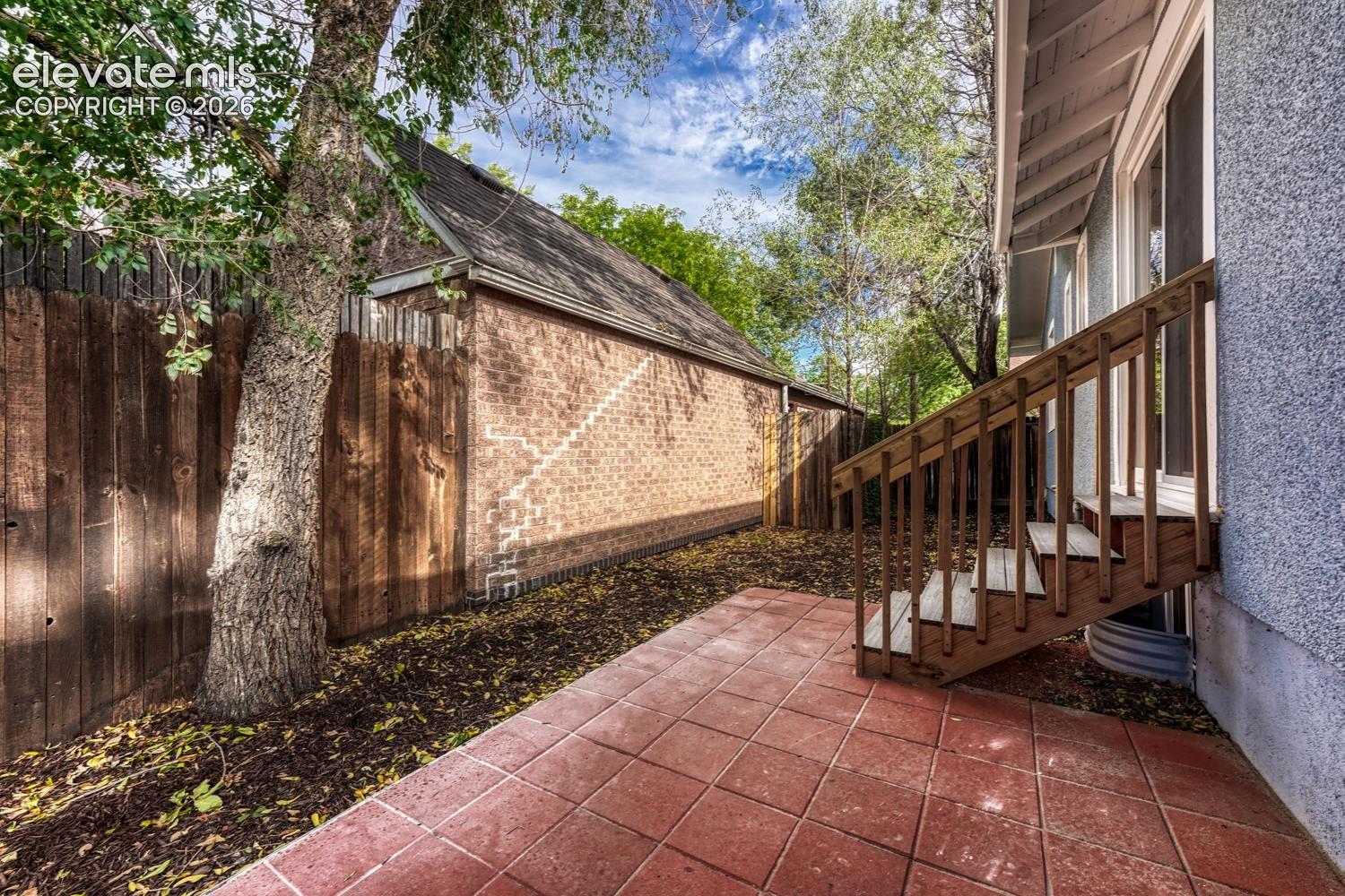 Listing photo 41 for 209 E Washington Street