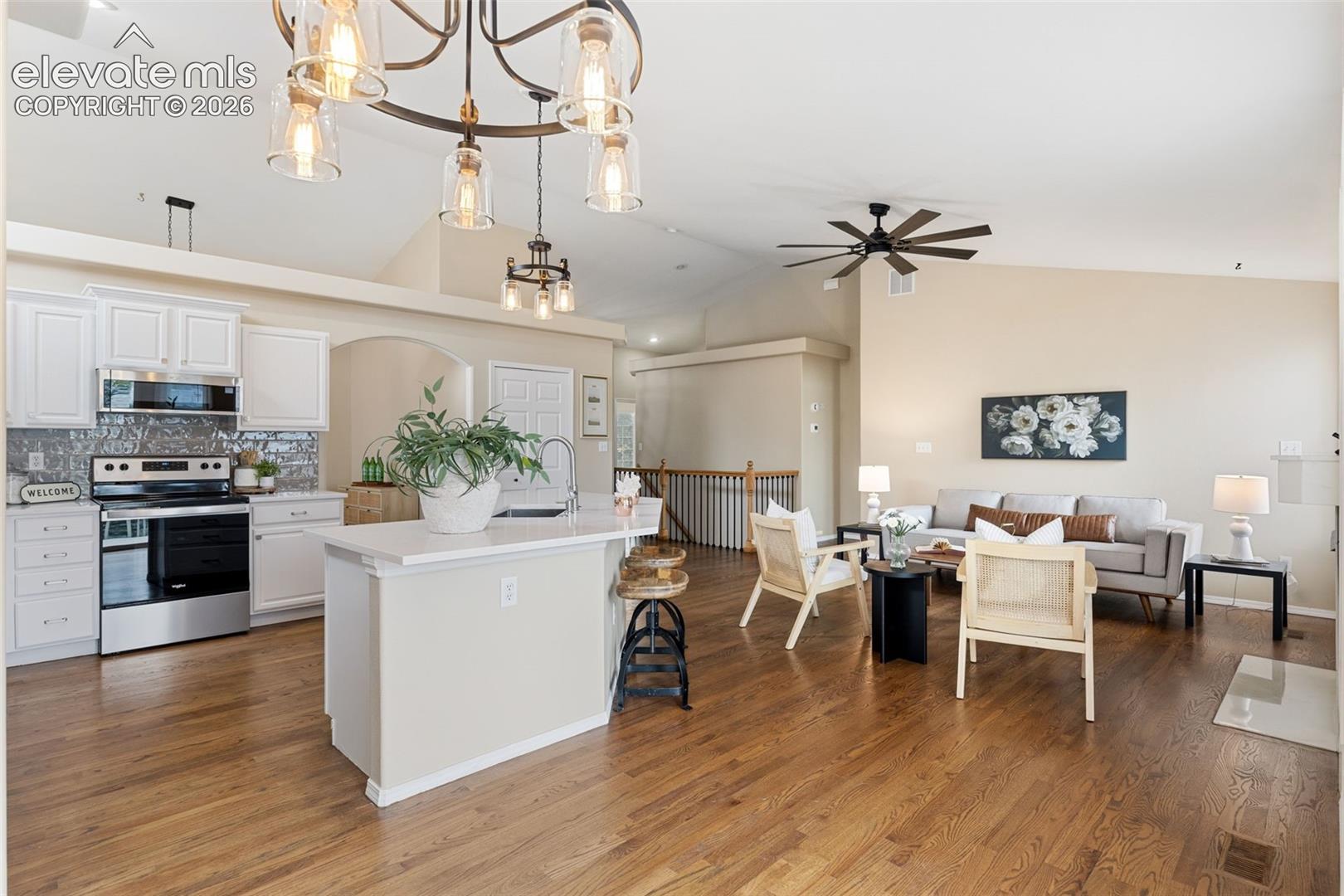 Listing photo 10 for 6689 Showhorse Court