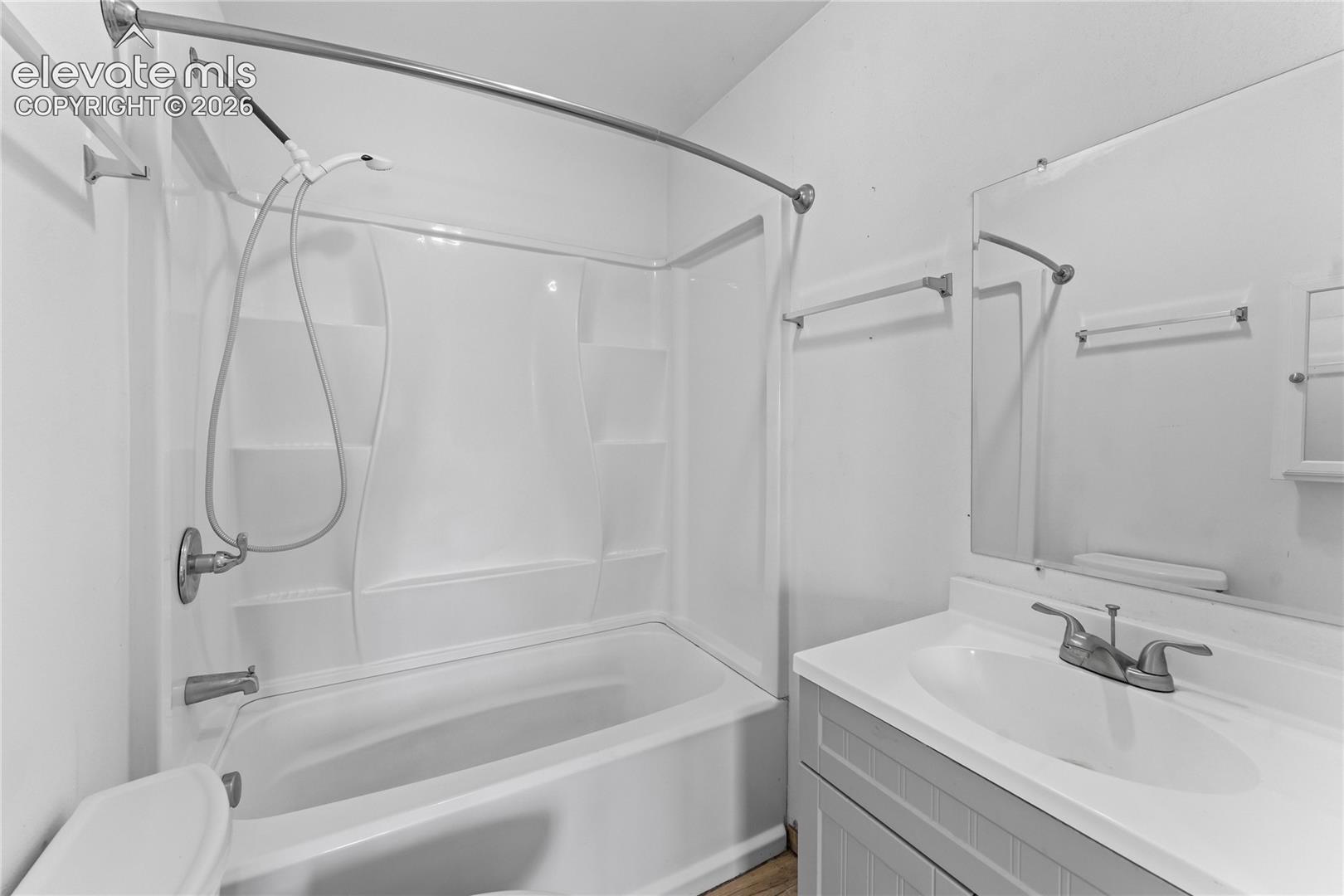 Listing photo 14 for 202 Silver Street