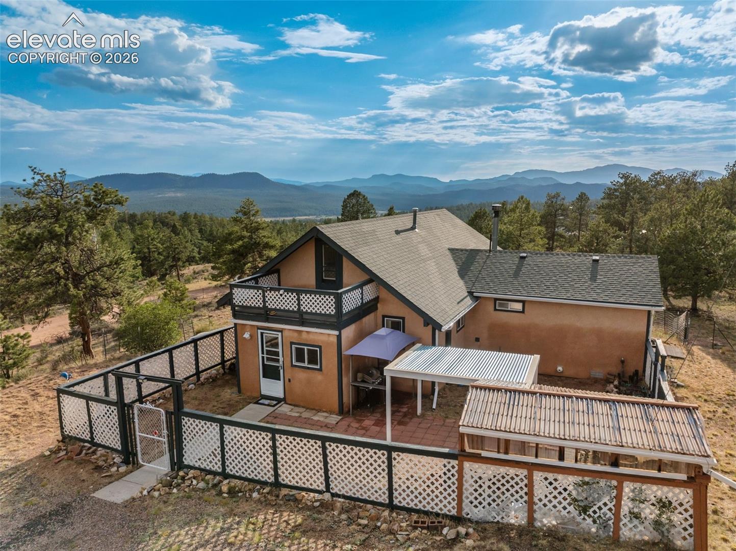 Listing photo 3 for 192 Columbine Road